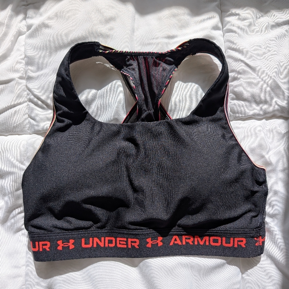 Under Armour Black and Red Sports Bra Size Large Mesh Back Straps
